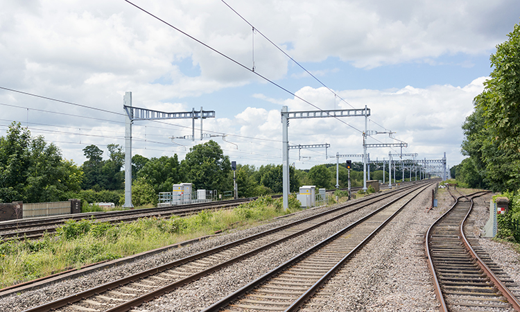英国铁路行业和竞选团体要求电气化成为优先权