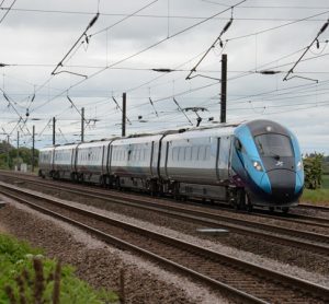 主要投资宣布了英国在北部和中部地区铁路