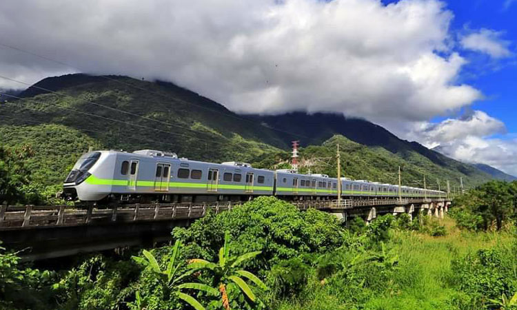 台湾新动车组900列车将增加运力，改善舒适度