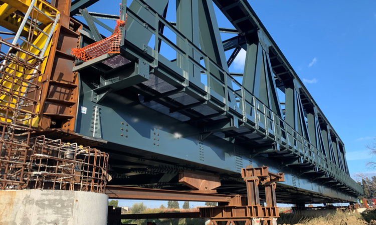 我们将完成Buttaceto高架桥的安装