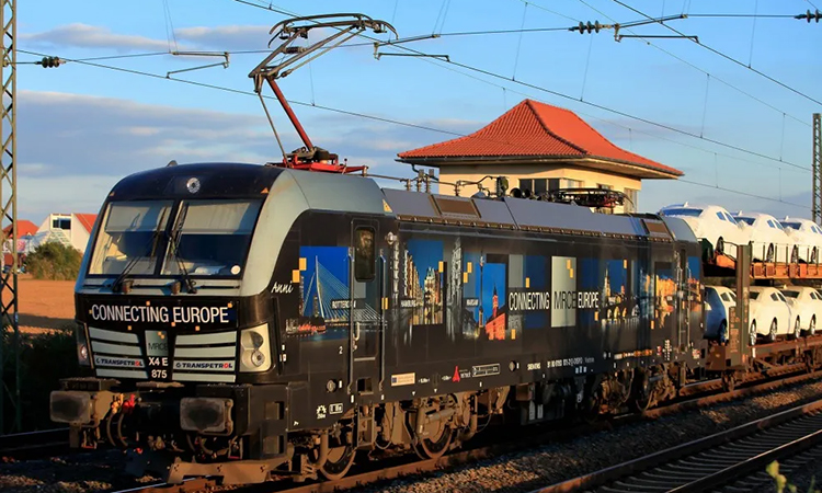 三井铁路资本欧洲订购的Vectron机车的渲染图