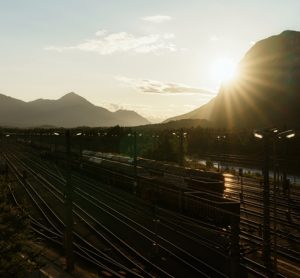 铁轨上的日落