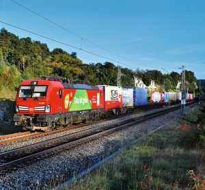 DB Cargo和Kombiverkehr KG合作伙伴将更多货物转移到铁路