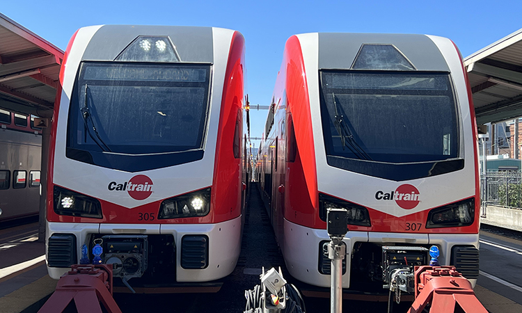Caltrain电动火车