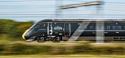 GWR列车的照片在运动模糊速度