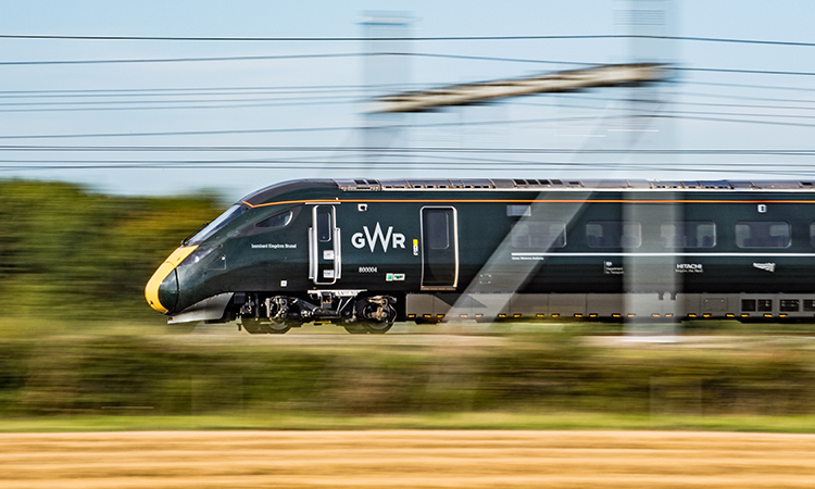GWR列车的照片在运动模糊速度