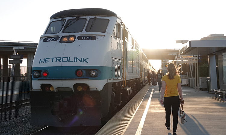 Metrolink向联邦铁路局拨款，用于解决铁轨上的自杀问题