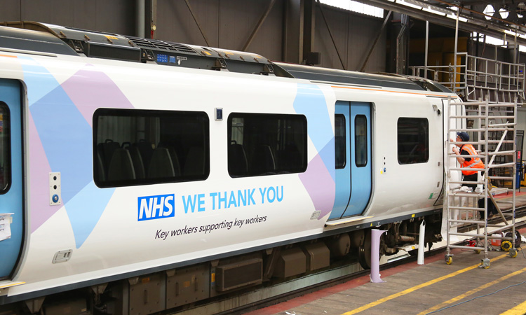 在COVID-19大流行期间，GTR重新命名了三列列车，以支持NHS