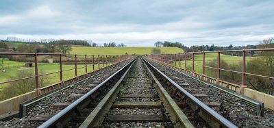 为确保英国铁路项目的成功，提出了五项关键“任务”