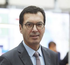 让-皮埃尔·法兰杜（Jean-Pierre Farandou）在SNCF建立了新的管理结构