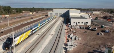 亮线公司在奥兰多迎来第一列亮蓝2号列车