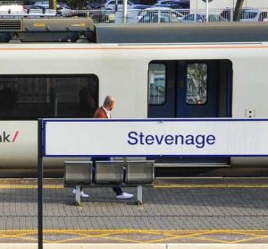花费4000万英镑改进斯蒂夫尼奇车站，以提高服务的可靠性