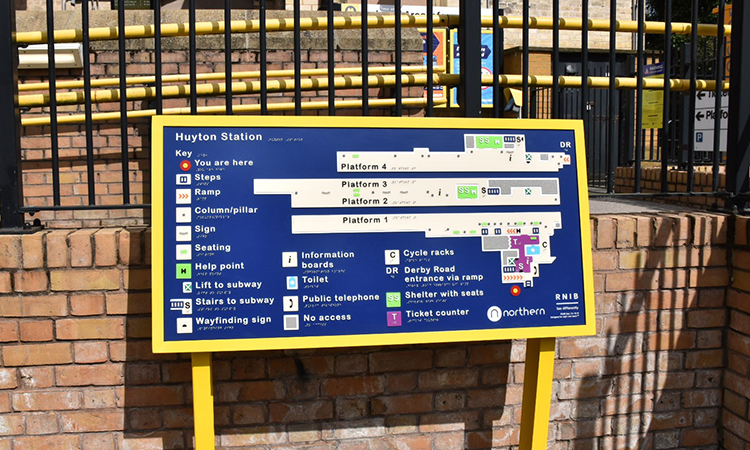 Huyton车站新的盲文地图