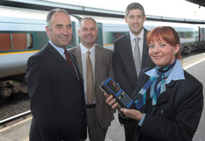 Translink的Mal McGreevy, William McGookin, Nicola Hall和Parkeon英国服务经理Ian Pickering