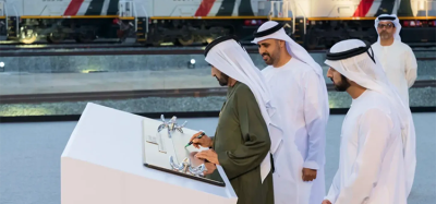 迪拜副总统兼总理兼统治者穆罕默德·本·拉希德宣布阿联酋国家铁路网建成