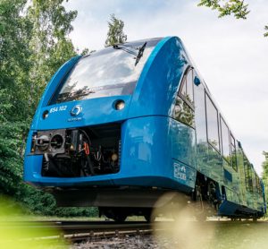 世界上首批两列氢动力列车成功完成客运试运行