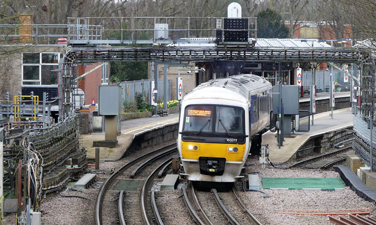 Chiltern铁路在伦敦，西米德兰兹和牛津之间命名为最佳运营商