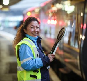 英国铁路公司和东南铁路公司首次推出全女性服务