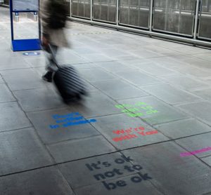 GTR在火车站推出“肯定艺术”，以支持弱势袭击者