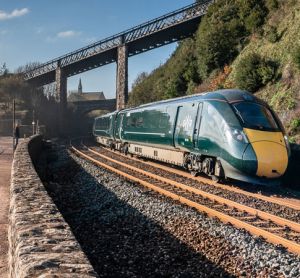 日立和Eversholt Rail开发GWR城际电池混合动力列车
