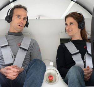 维珍Hyperloop测试Hyperloop Pod的世界第一人体旅行