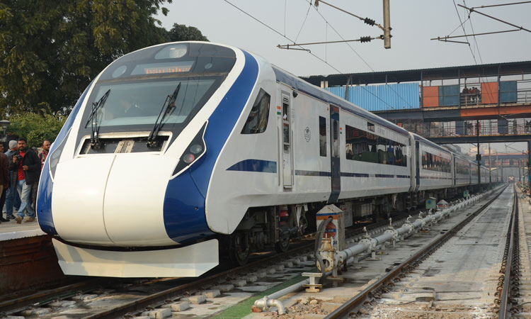将印度高铁推上快车道:挑战与机遇