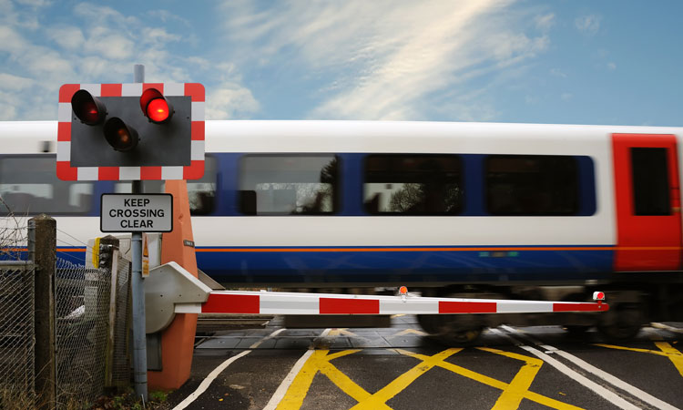 Worldwide rail associations collaborate to improve level crossings safety