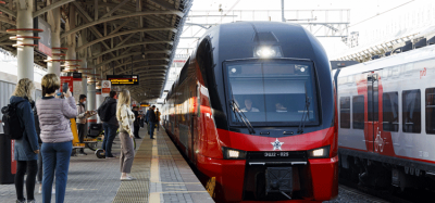 莫斯科中环线试运行第一辆双层电动列车