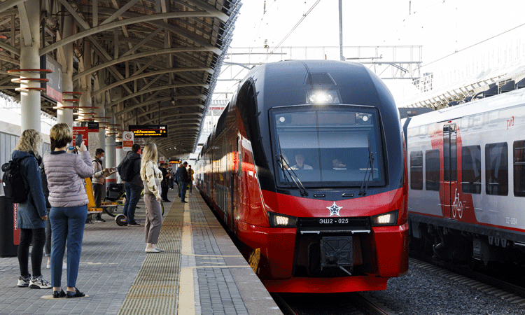 莫斯科中环线试运行第一辆双层电动列车