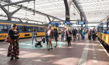 火车站乘客荷兰