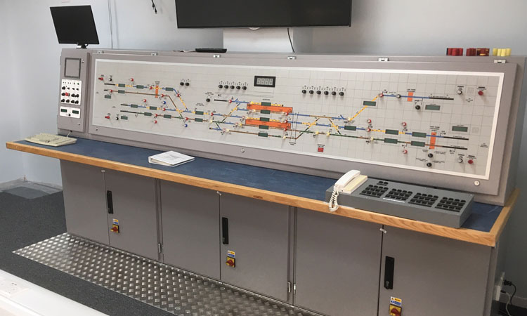 新的英国铁路信号员培训中心在4周后由英国铁路网公司开设