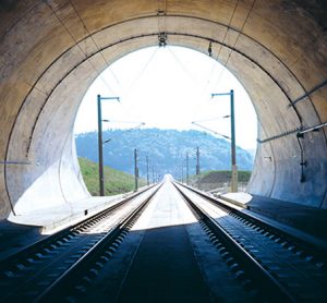 铁路。一个supplies track system for South Korea’s major rail project