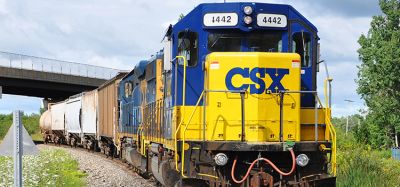 CSX EMD GP38-2S火车头4442在波茨坦，美国纽约州。