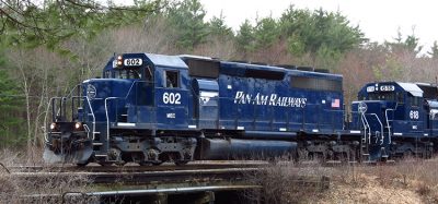 泛美铁路公司的货运列车EDPO经过马萨诸塞州的韦斯特福德