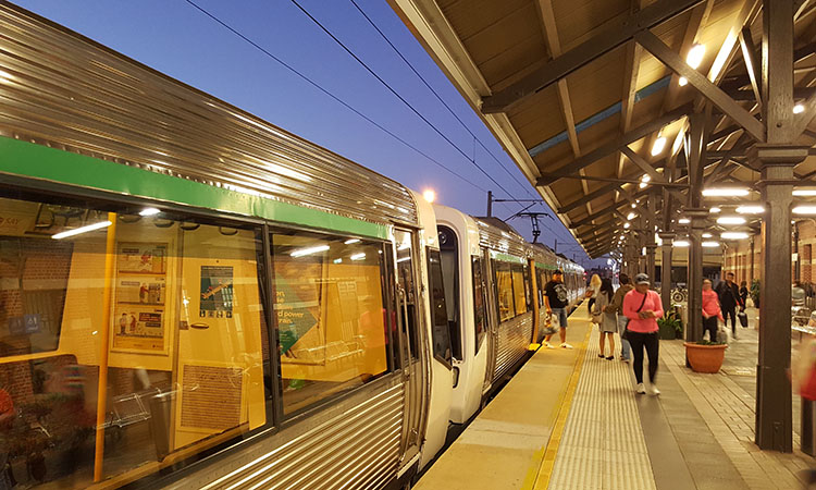 西澳大利亚珀斯一个车站的火车头