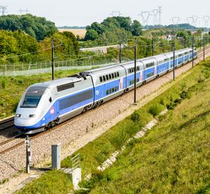 法国SNCF公司的一辆大西洋涂装的双层TGV双层高速列车