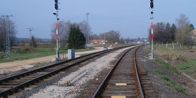 图1:斯洛文尼亚和匈牙利边境铁路线的一段，这张照片显示的是通往Zalalövő站的路线
