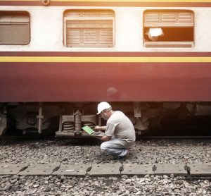 华为智能机车解决方案:铁路运营从人工到技术辅助的过渡