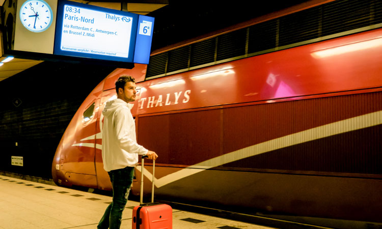 在荷兰，乘火车进行国际旅行的人数增加了