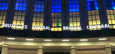 Ukrainian lights be shone on a European building to express solidarity
